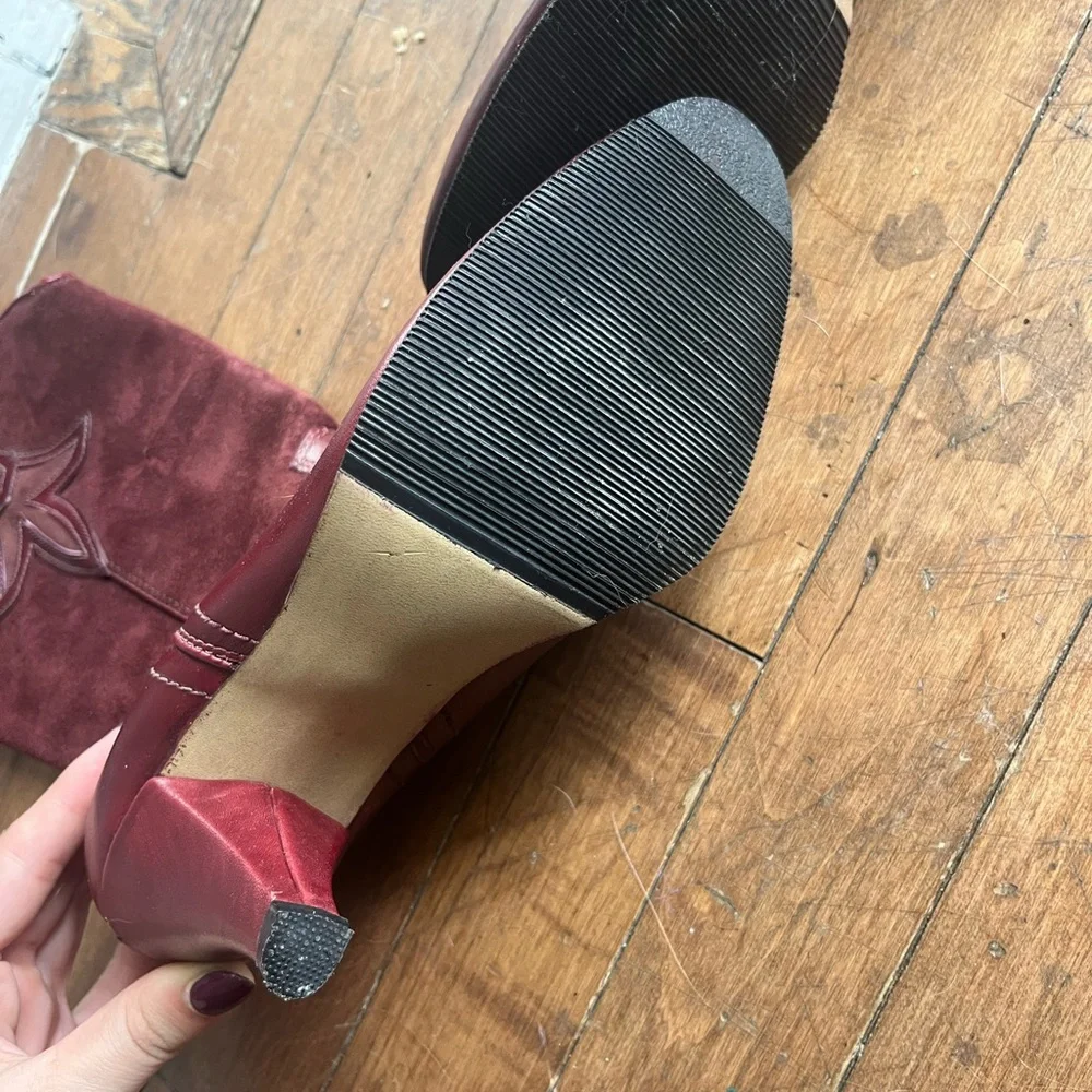Elegant Burgundy Heeled Boots - Picture 8 of 8